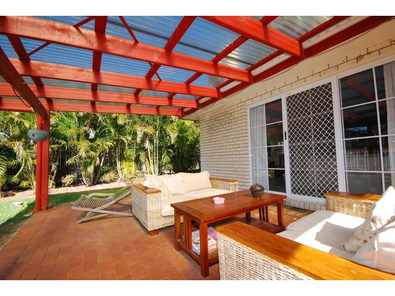64 Pine County Place, Bellbowrie QLD 4070